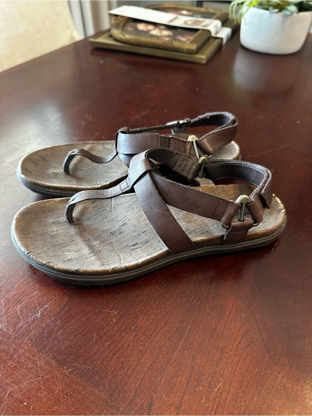 Merrell Brown Strappy Toe-Loop Sandals